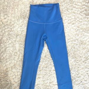 Size 0 Lululemon wonder train 25”